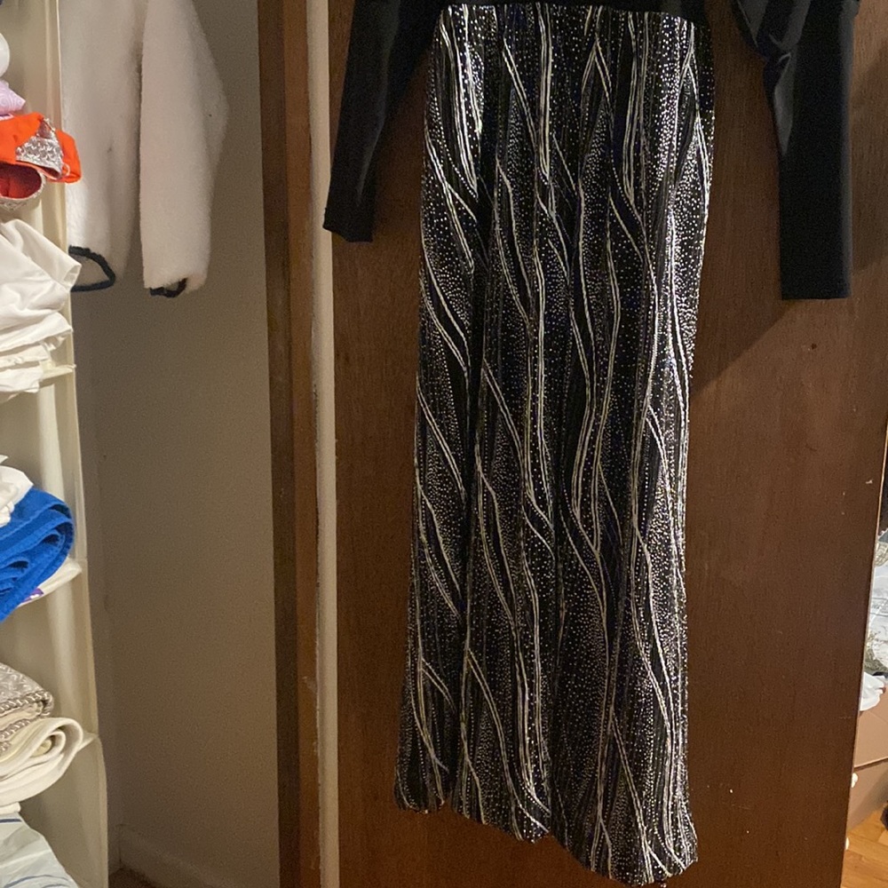 Womens Robe. Hardly worn. - Picture 2 of 2
